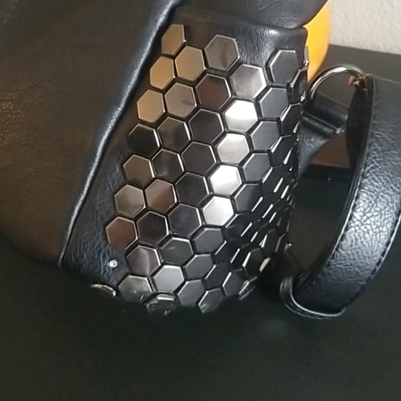 Black backpack - Picture 3 of 8